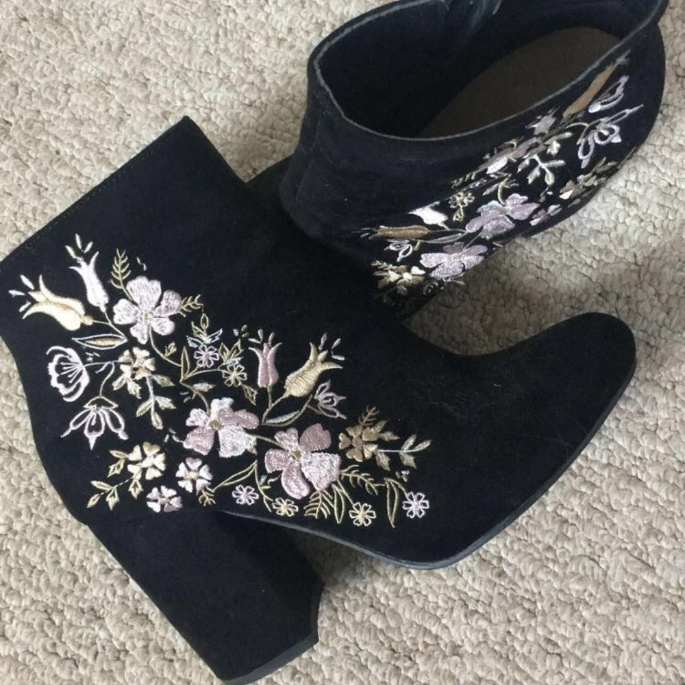 JustFab Black Suede Embroidered Heel Boots